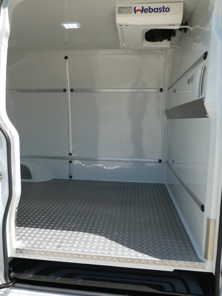 Mercedes-Benz Sprinter Kühlsystem innen Winter Kühlfahrzeuge Baldinger Fahrzeugbau