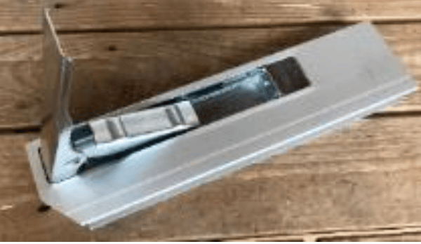 Einfassverschluss 25mm links Höhe 320mm 2 x Nieten