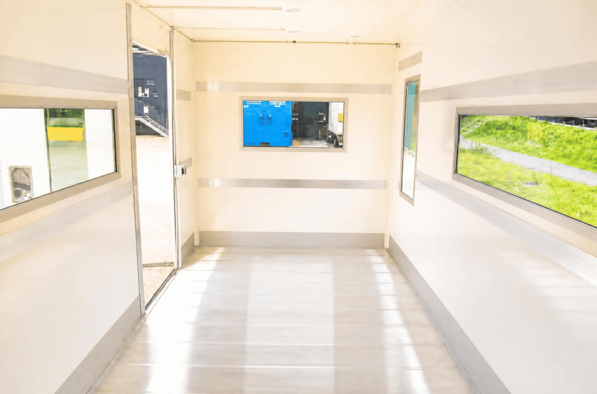 Baldinger Spezialfahrzeug-Mobiler-Showroom-Innen