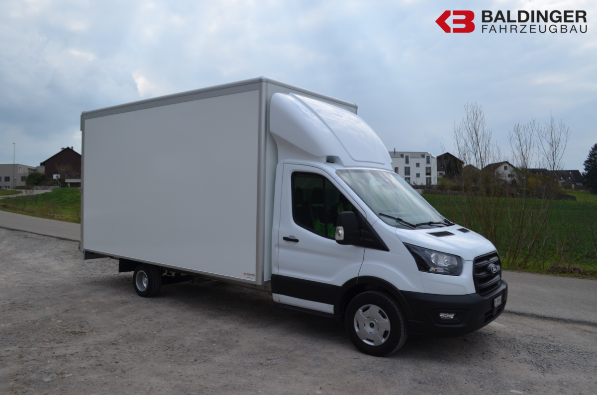 Ford Transit weiss mit Ultra Light Chassis und Aufbau